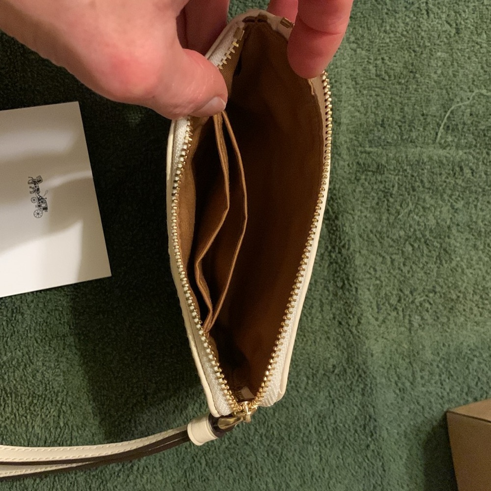 Coach wristlet - Picture 3 of 8